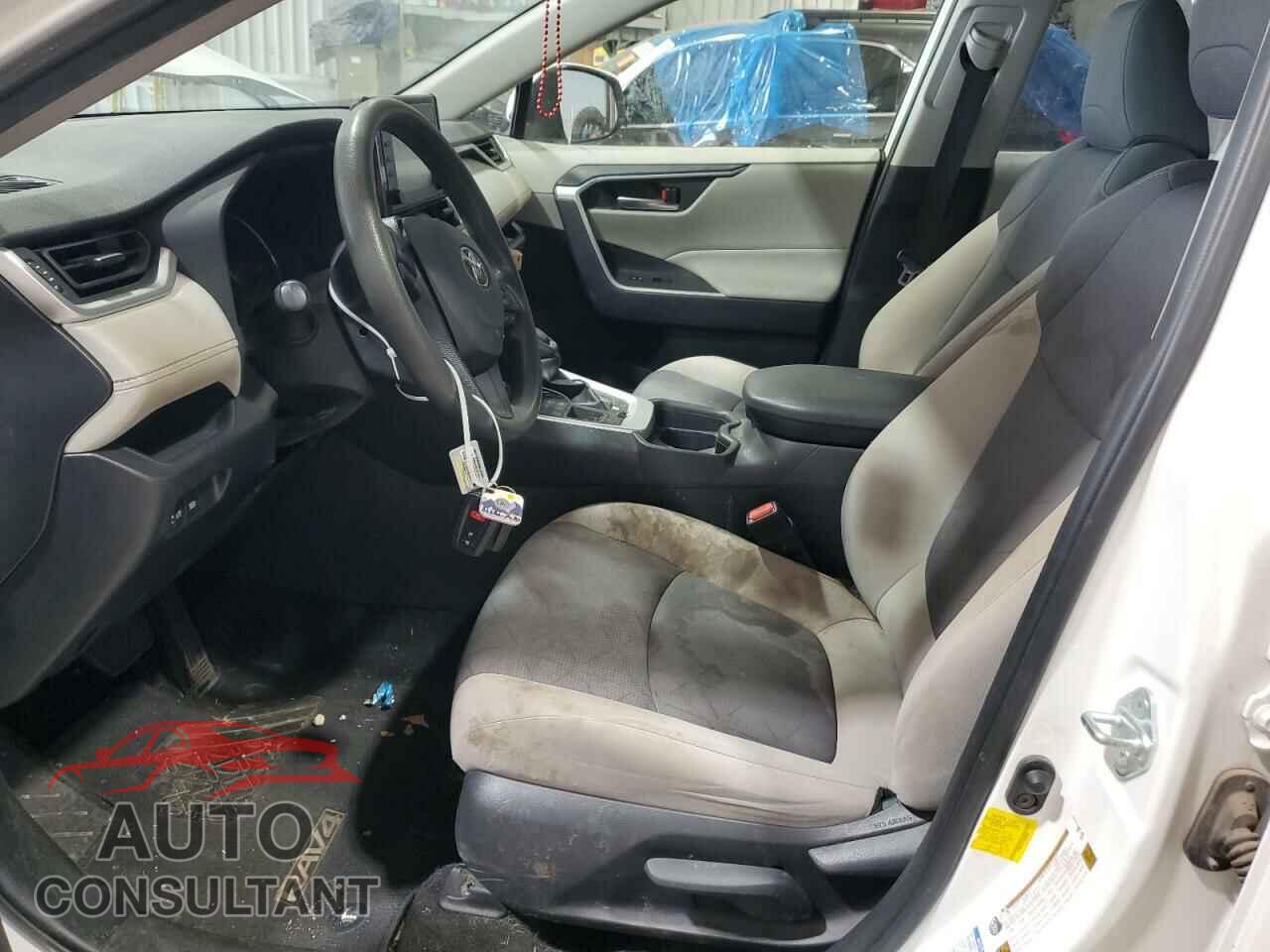 TOYOTA RAV4 2019 - JTMP1RFV7KD020020