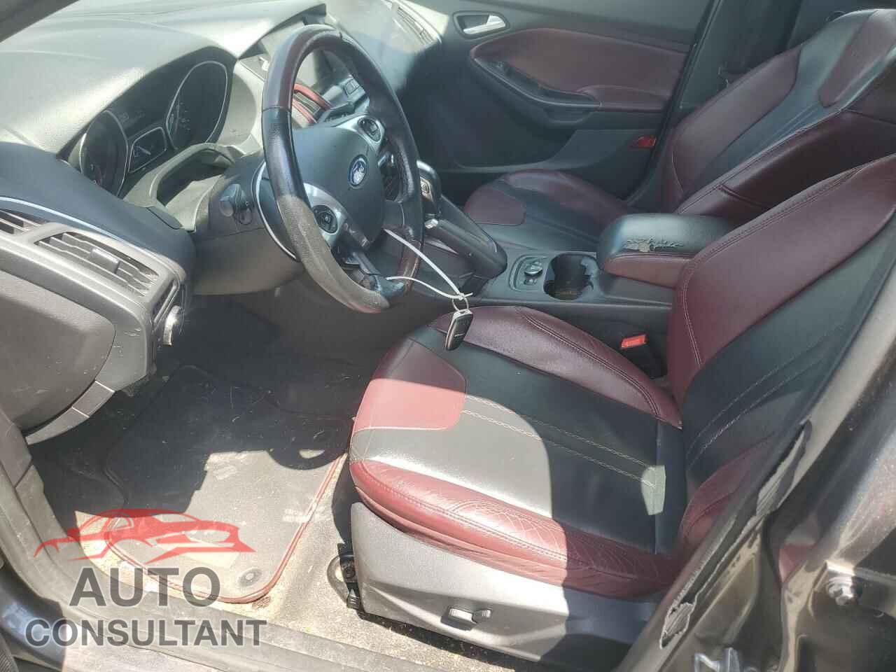 FORD FOCUS 2014 - 1FADP3N27EL402117