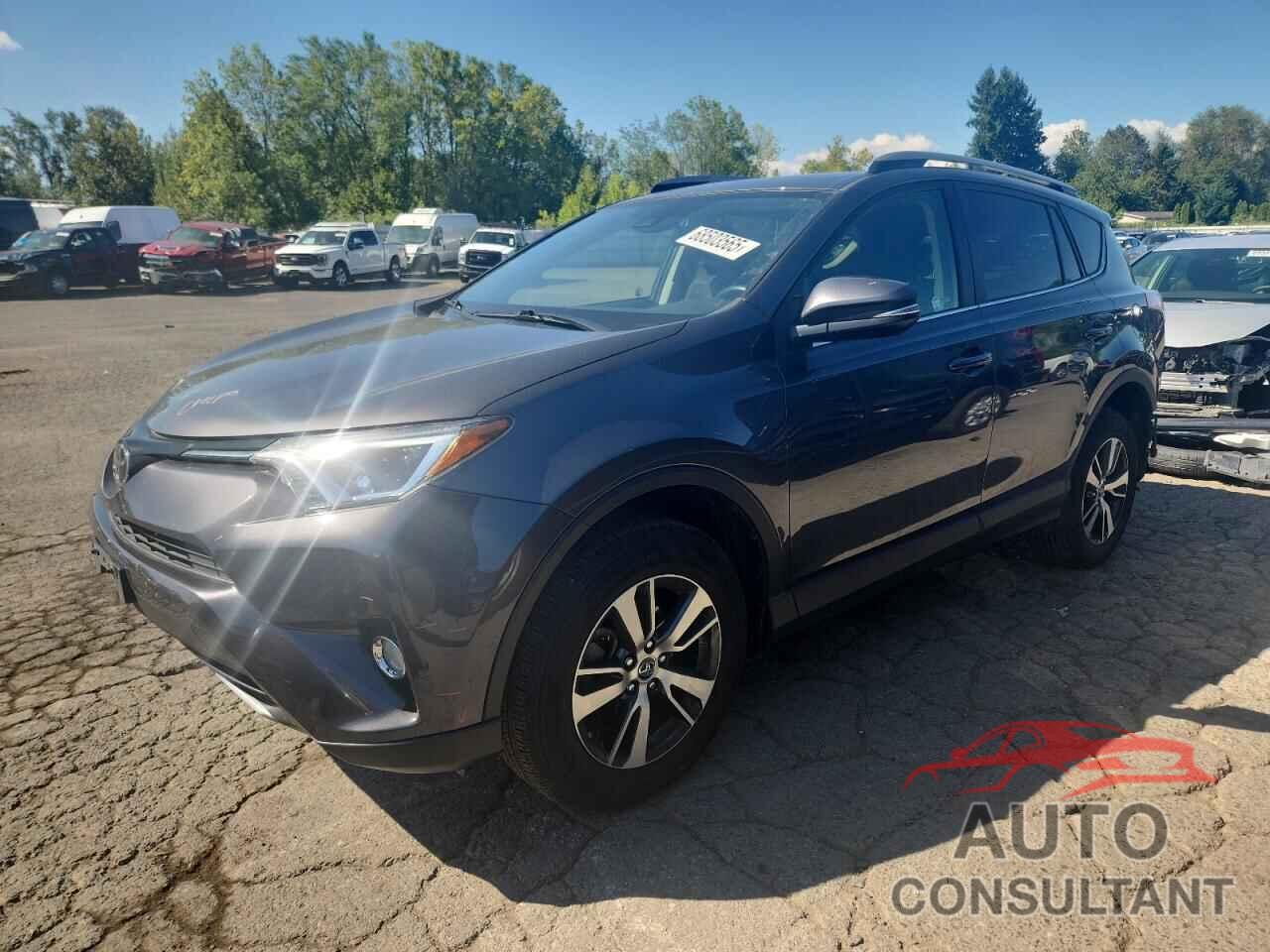 TOYOTA RAV4 2017 - JTMRFREV5HJ715165