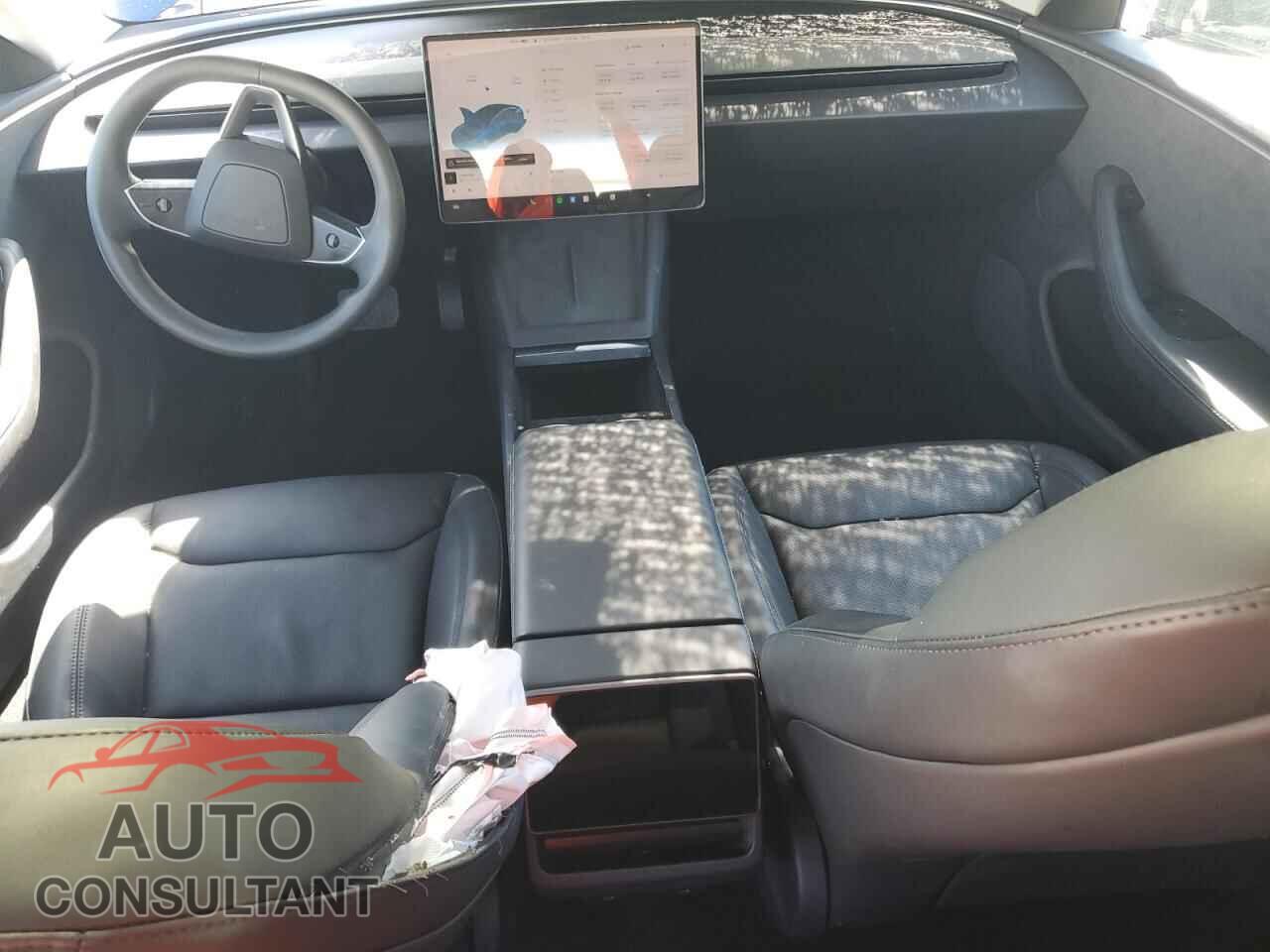 TESLA MODEL 3 2024 - 5YJ3E1EB2RF734555