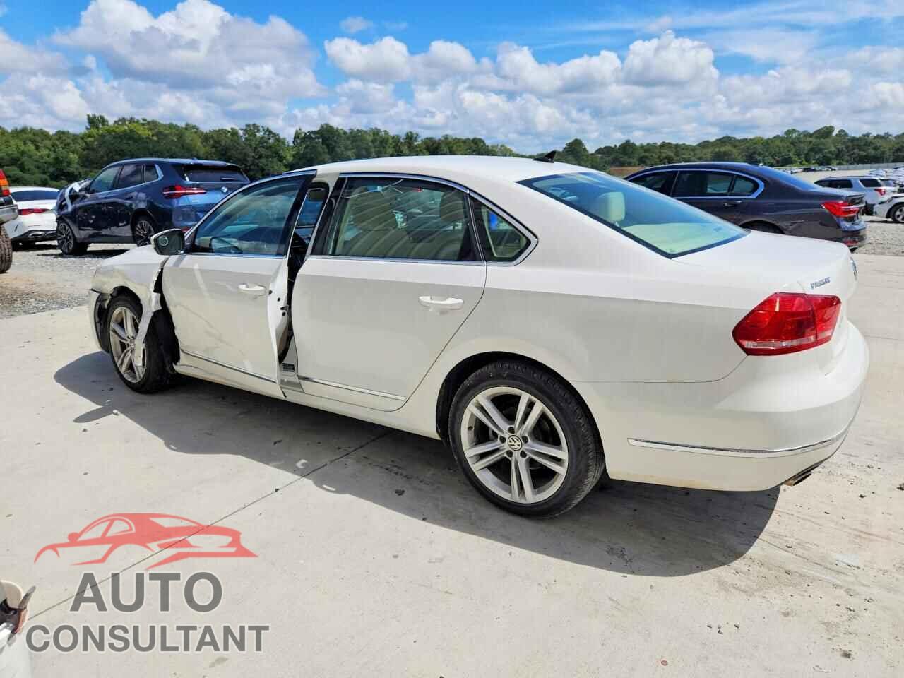 VOLKSWAGEN PASSAT 2015 - 1VWCS7A38FC080127