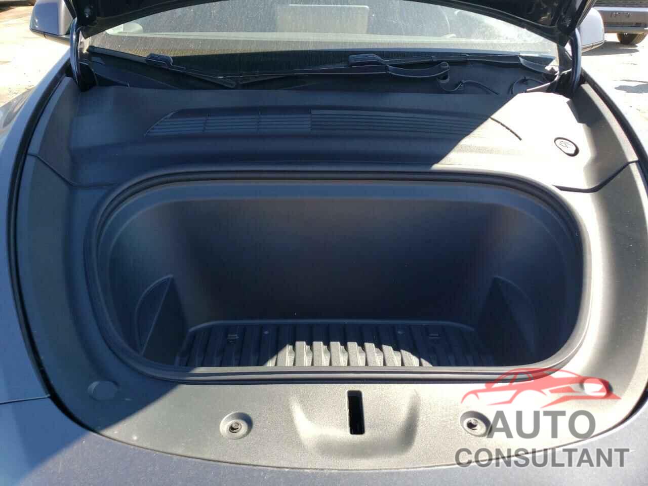 TESLA MODEL Y 2020 - 5YJYGDEE1LF024968