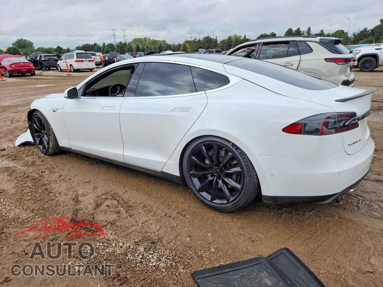 TESLA MODEL S 2016 - 5YJSA1E22GF128502
