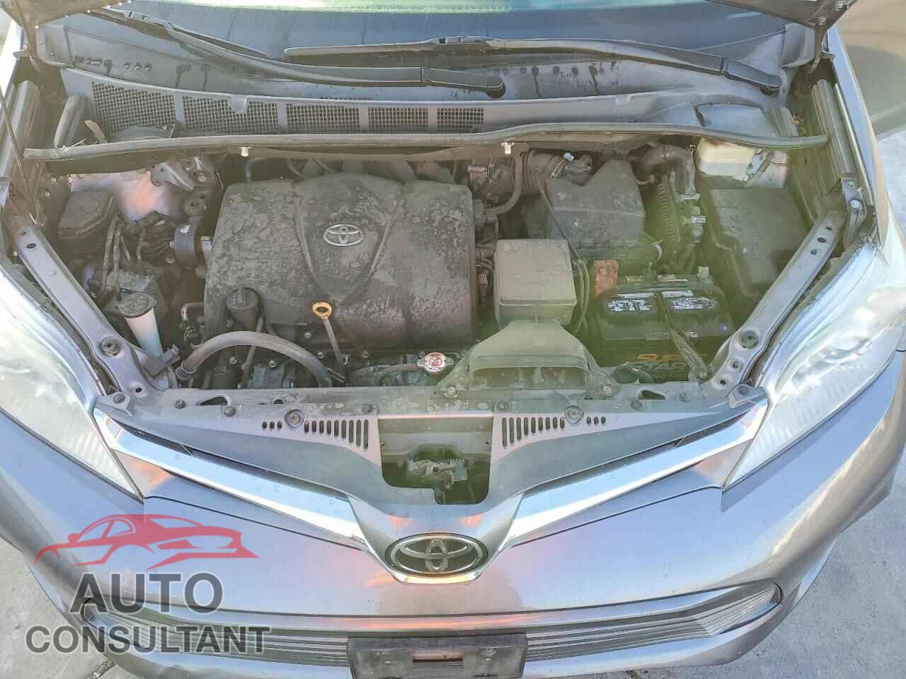 TOYOTA SIENNA 2018 - 5TDYZ3DC2JS911945