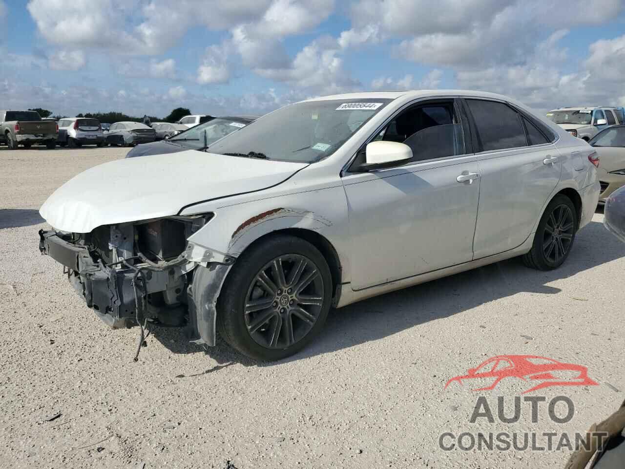TOYOTA CAMRY 2016 - 4T1BF1FK4GU176098