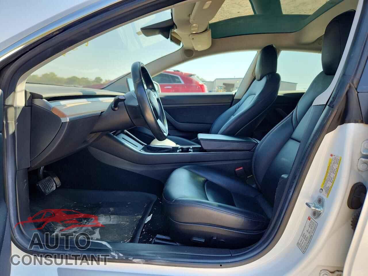 TESLA MODEL 3 2018 - 5YJ3E1EA7JF019637