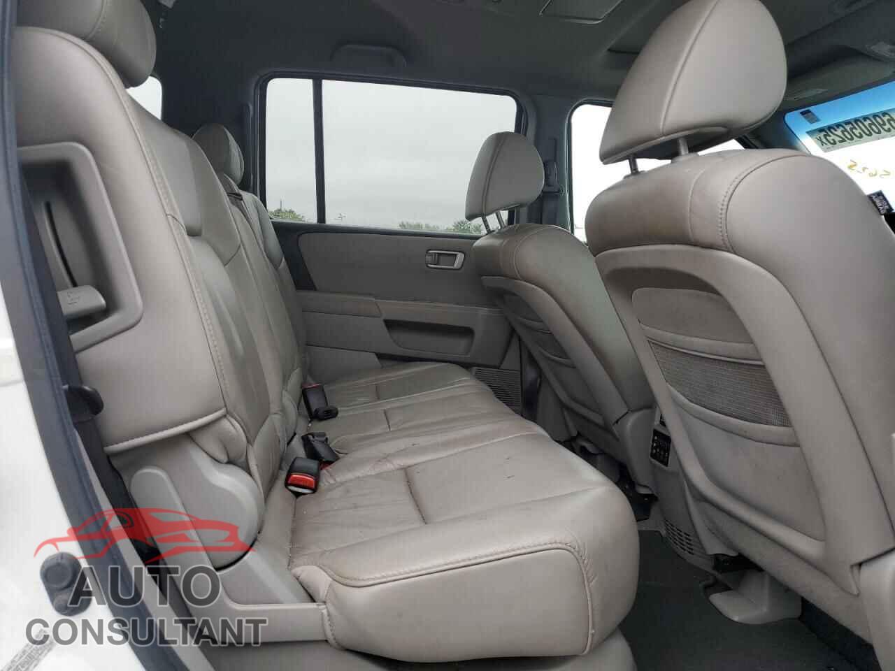 HONDA PILOT 2011 - 5FNYF4H61BB104258