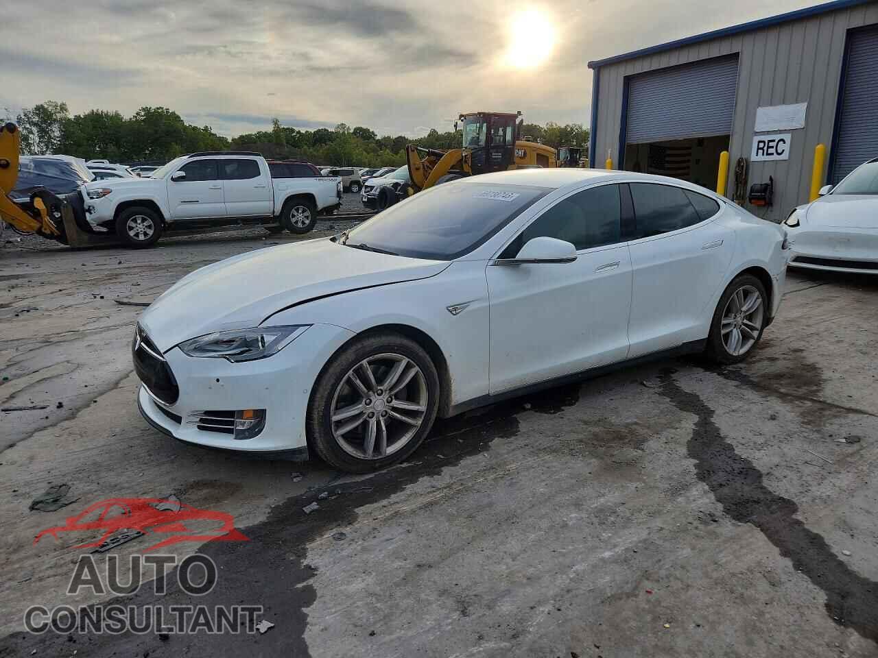 TESLA MODEL S 2015 - 5YJSA1E1XFF120296