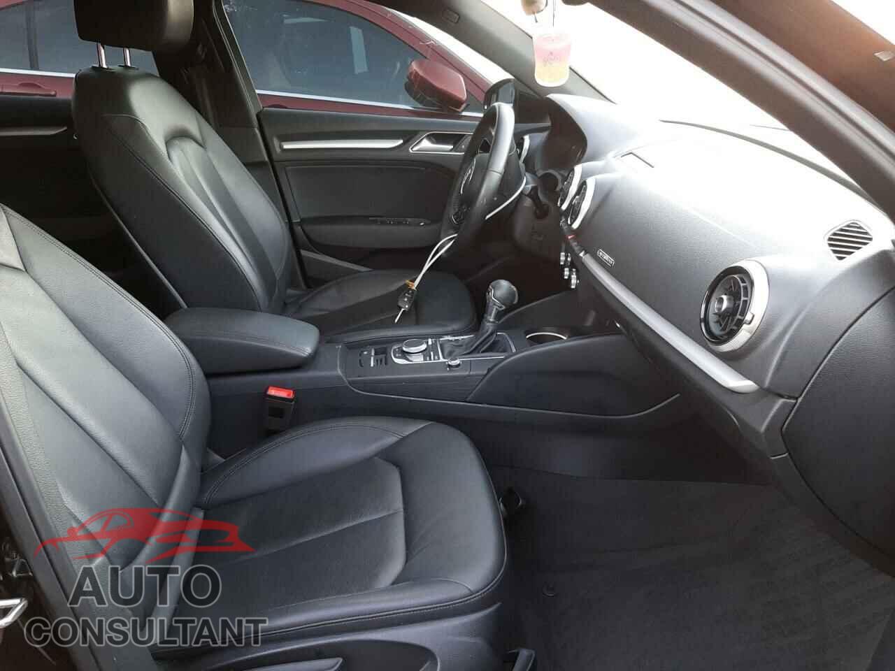 AUDI A3 2019 - WAUBEGFF8K1020067