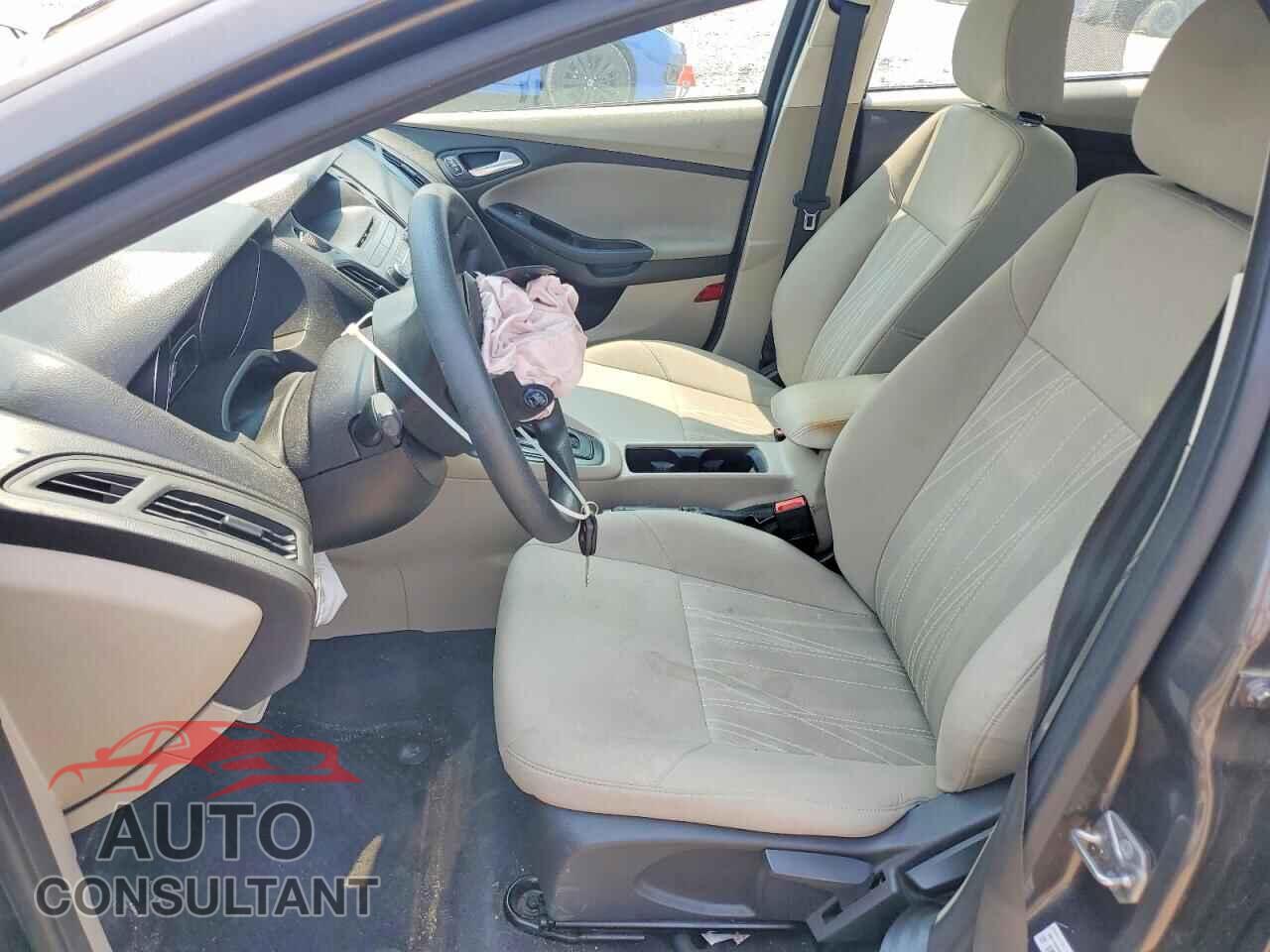 FORD FOCUS 2015 - 1FADP3F22FL340853
