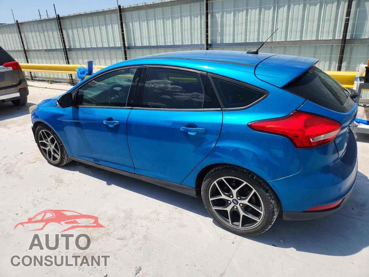 FORD FOCUS 2017 - 1FADP3M2XHL244460
