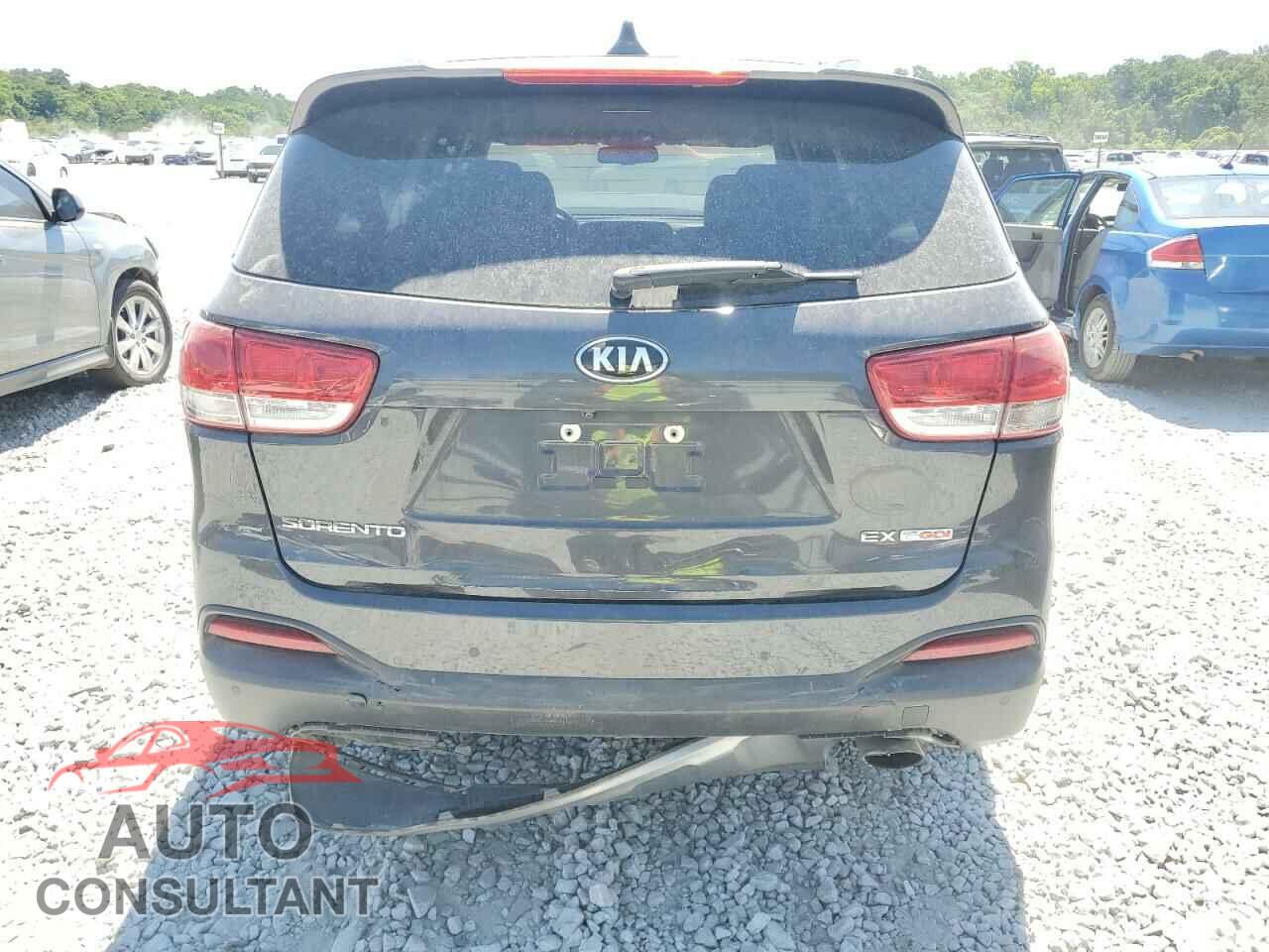 KIA SORENTO 2017 - 5XYPH4A16HG251908
