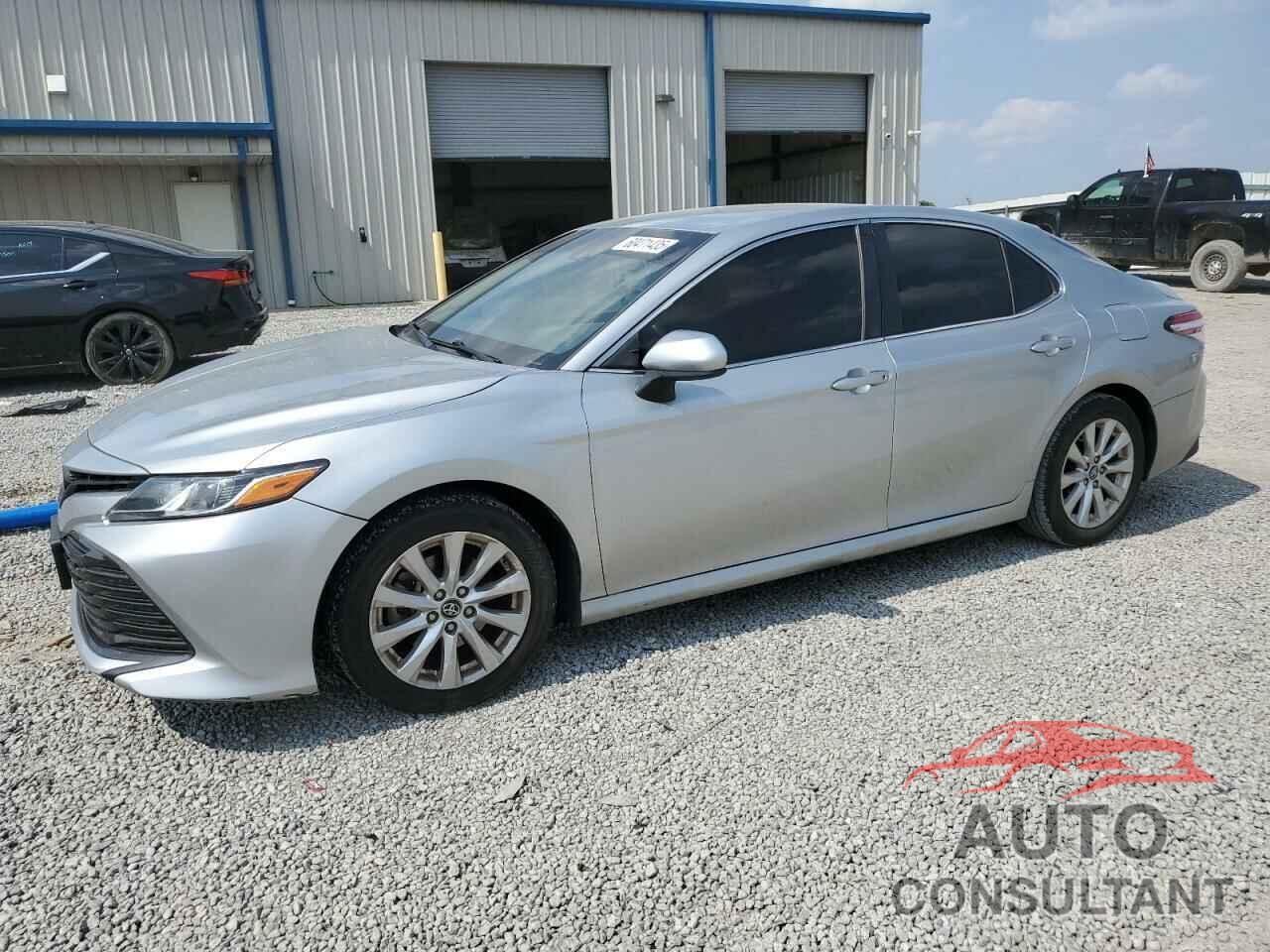 TOYOTA CAMRY 2018 - 4T1B11HK2JU502547