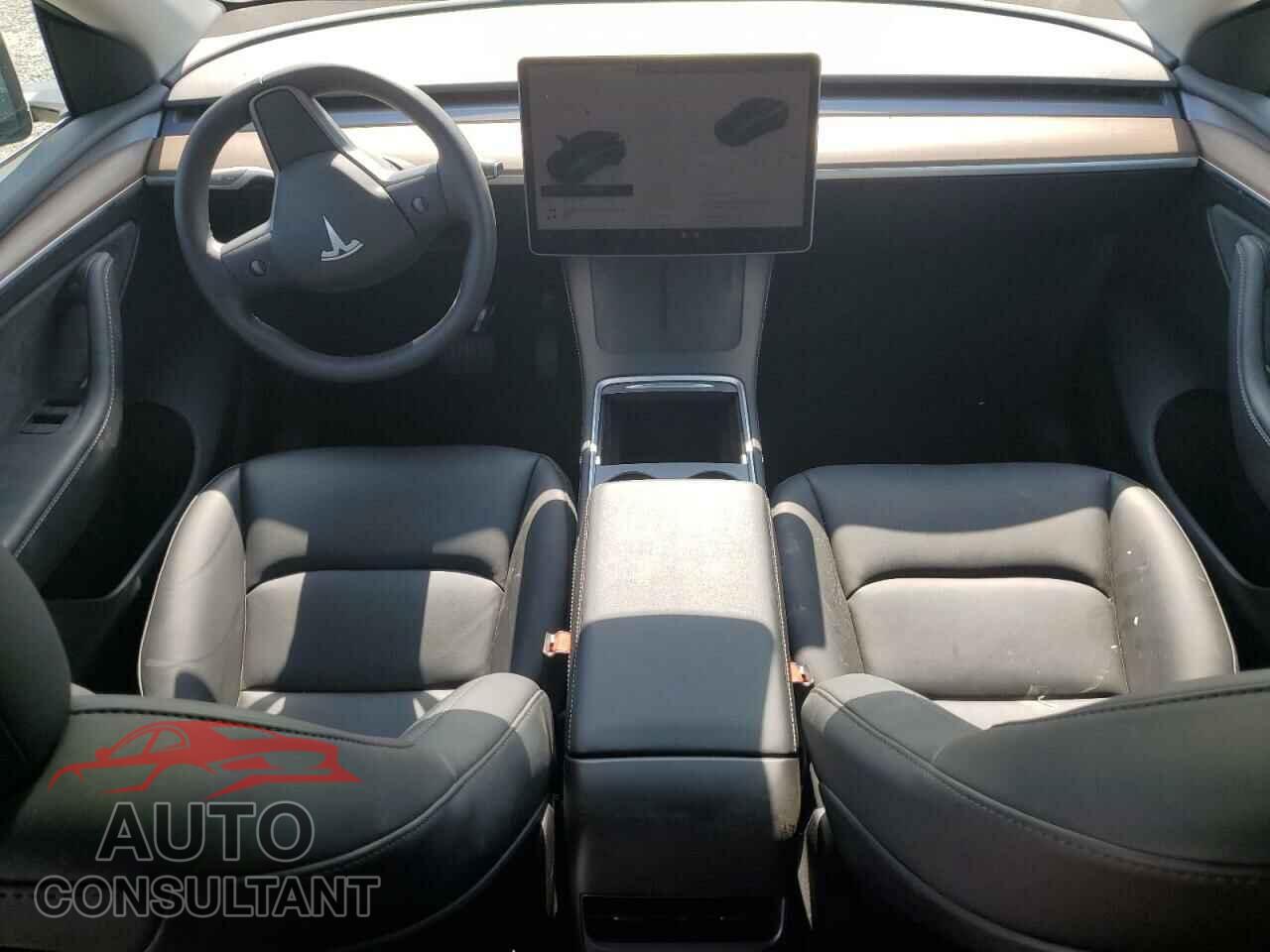 TESLA MODEL Y 2024 - 7SAYGDEE3RF121102