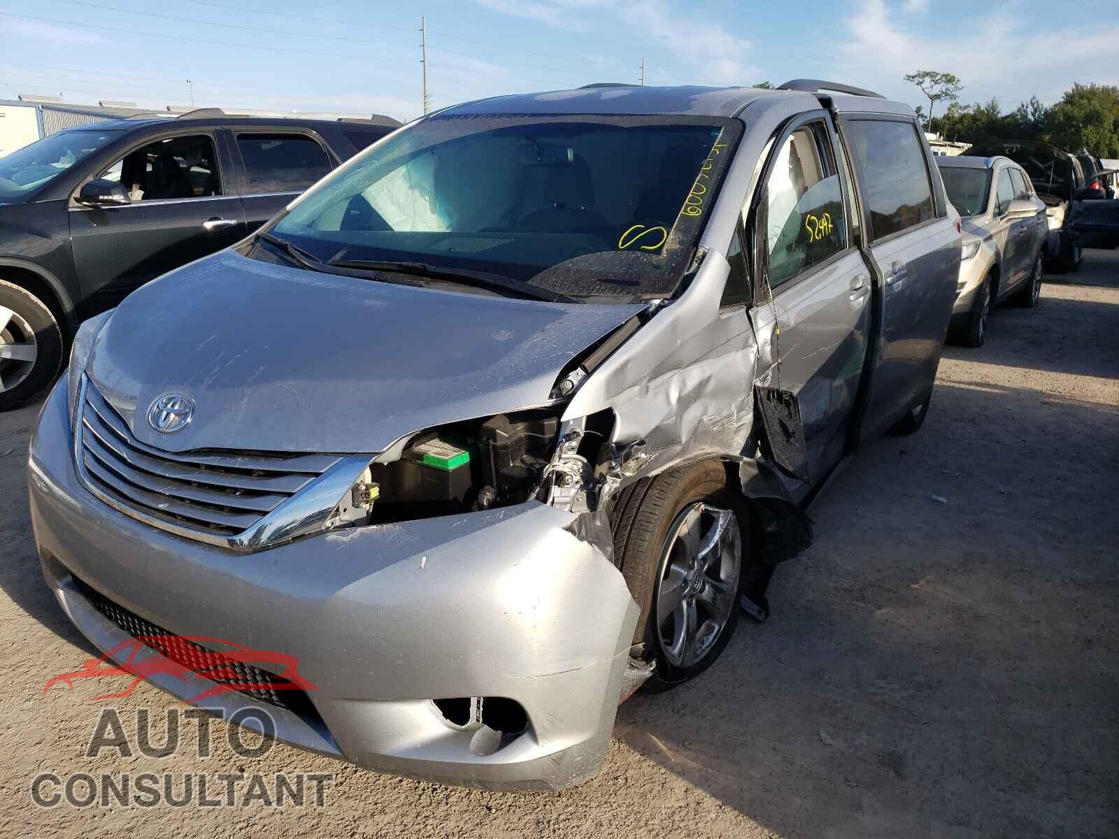 TOYOTA SIENNA 2017 - 5TDKZ3DC3HS842425