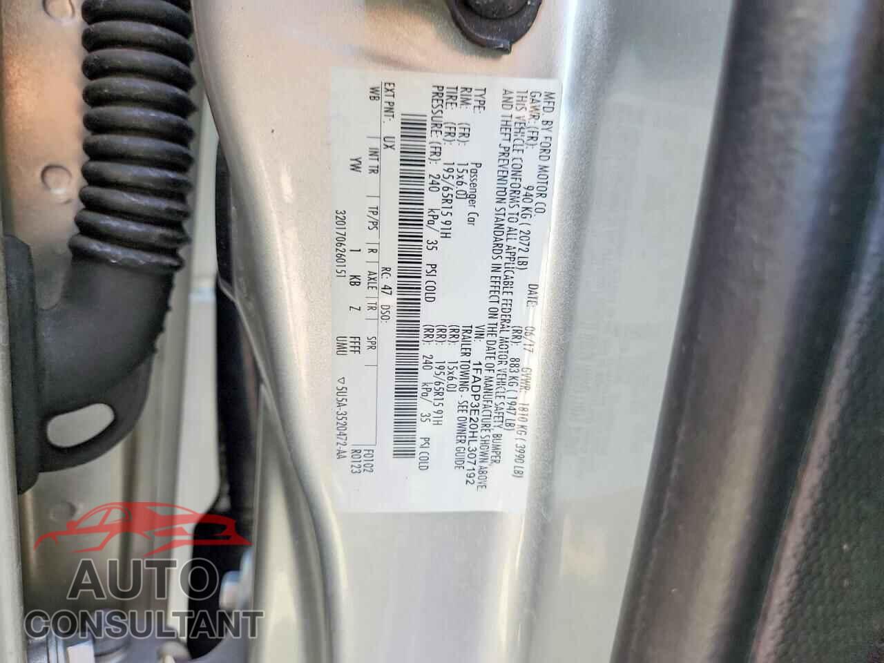 FORD FOCUS 2017 - 1FADP3E20HL307192