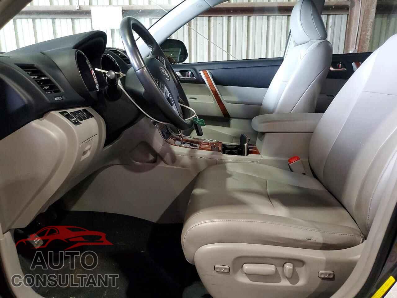 TOYOTA HIGHLANDER 2013 - 5TDYK3EH8DS097917