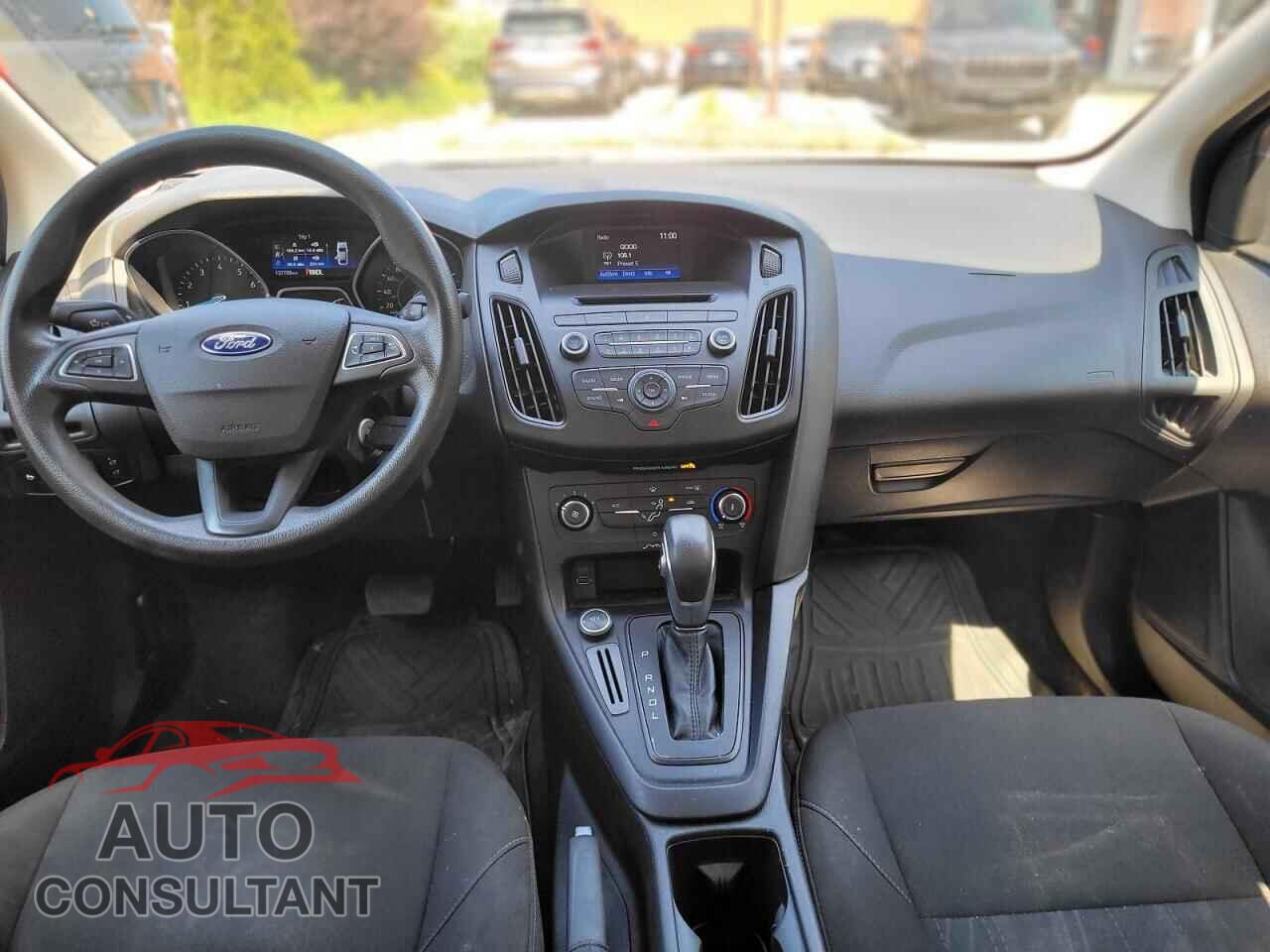 FORD FOCUS 2015 - 1FADP3E26FL303189