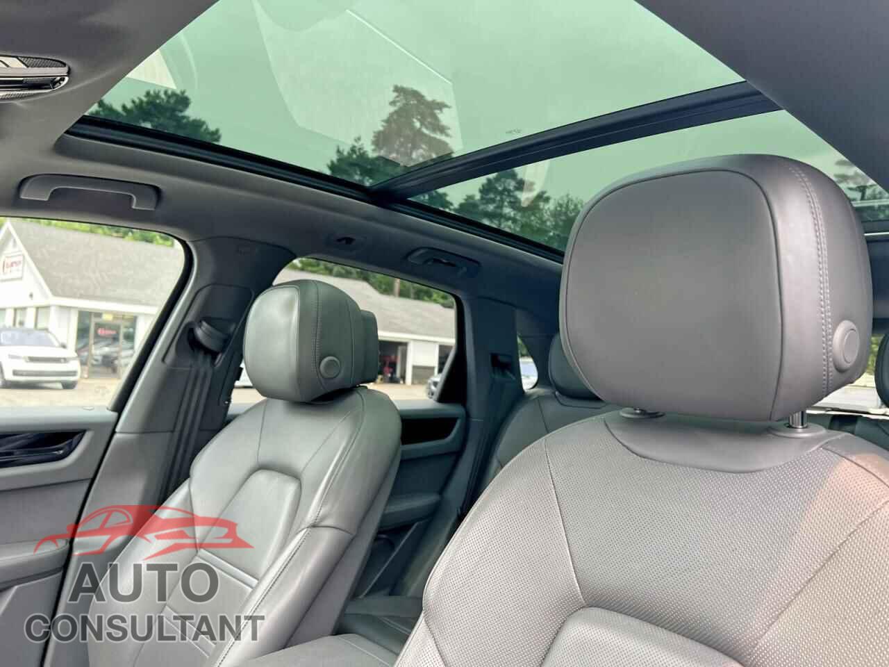 PORSCHE CAYENNE 2019 - WP1AA2AY7KDA19222