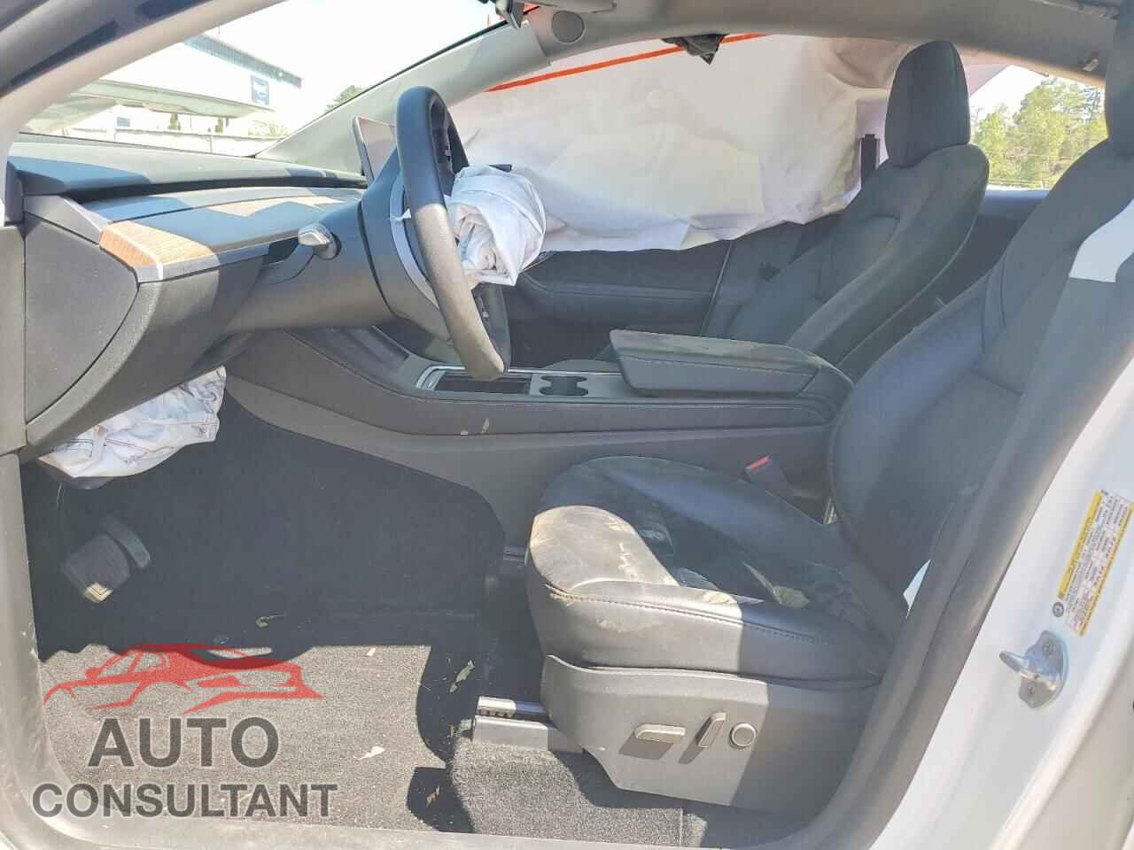 TESLA MODEL Y 2024 - 7SAYGDED8RF025084