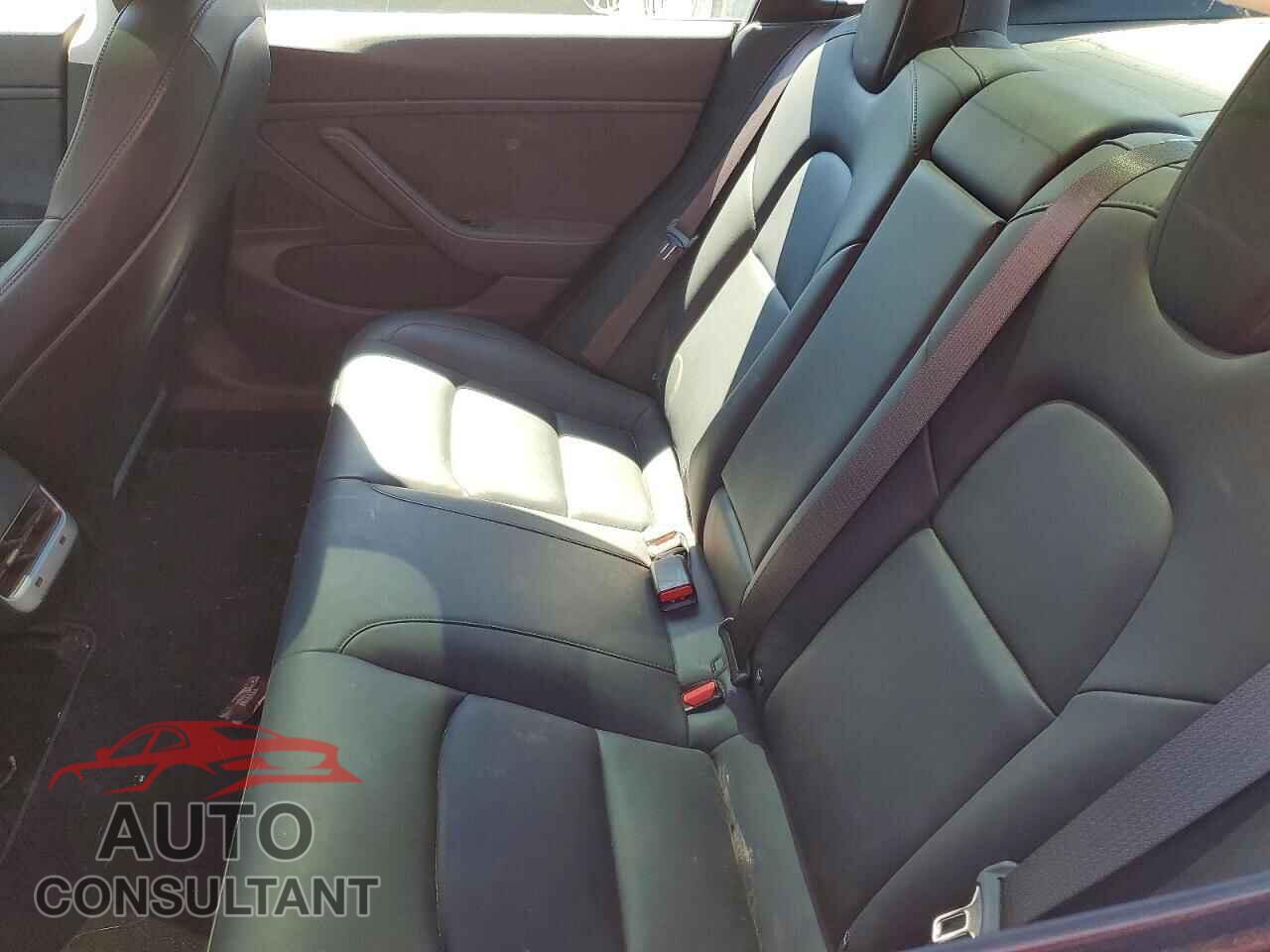 TESLA MODEL 3 2018 - 5YJ3E1EB8JF092458