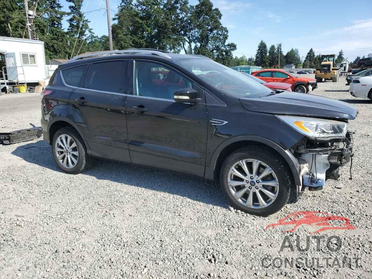 FORD ESCAPE 2017 - 1FMCU9J90HUD93954