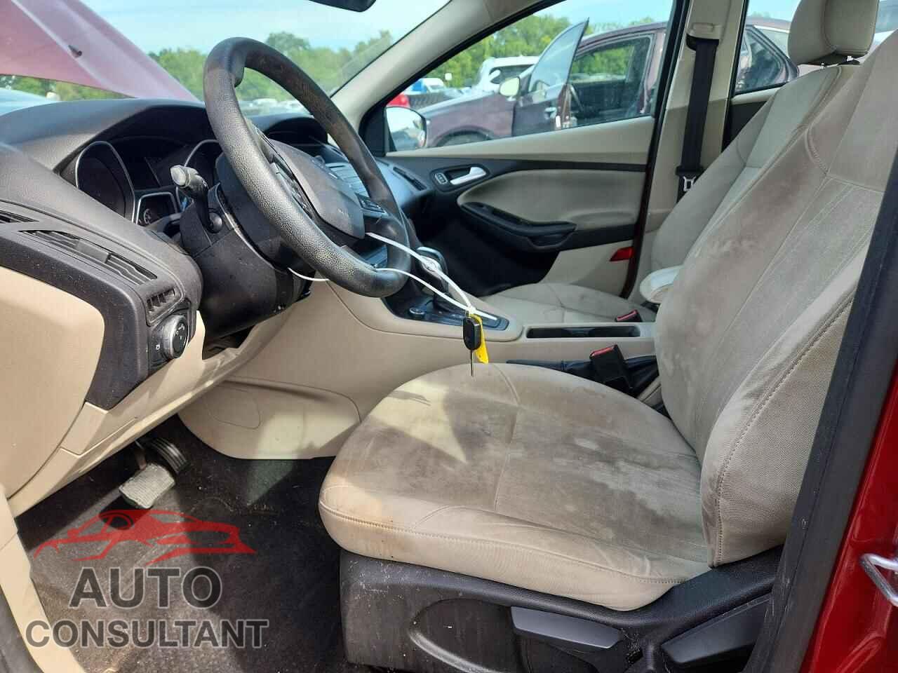 FORD FOCUS 2015 - 1FADP3F22FL304368