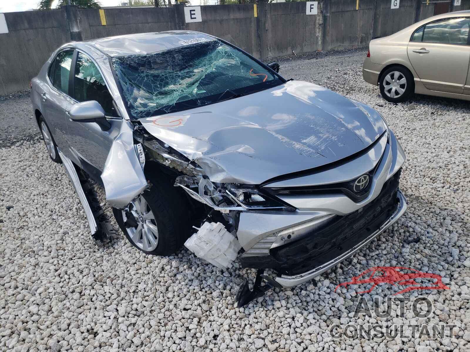 TOYOTA CAMRY 2018 - 4T1B11HK4JU156744
