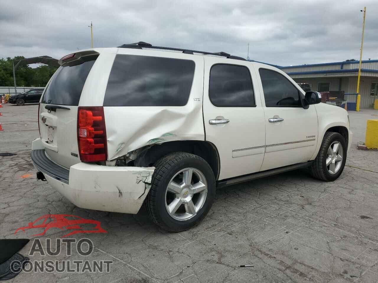 CHEVROLET TAHOE 2011 - 1GNSCCE04BR393372