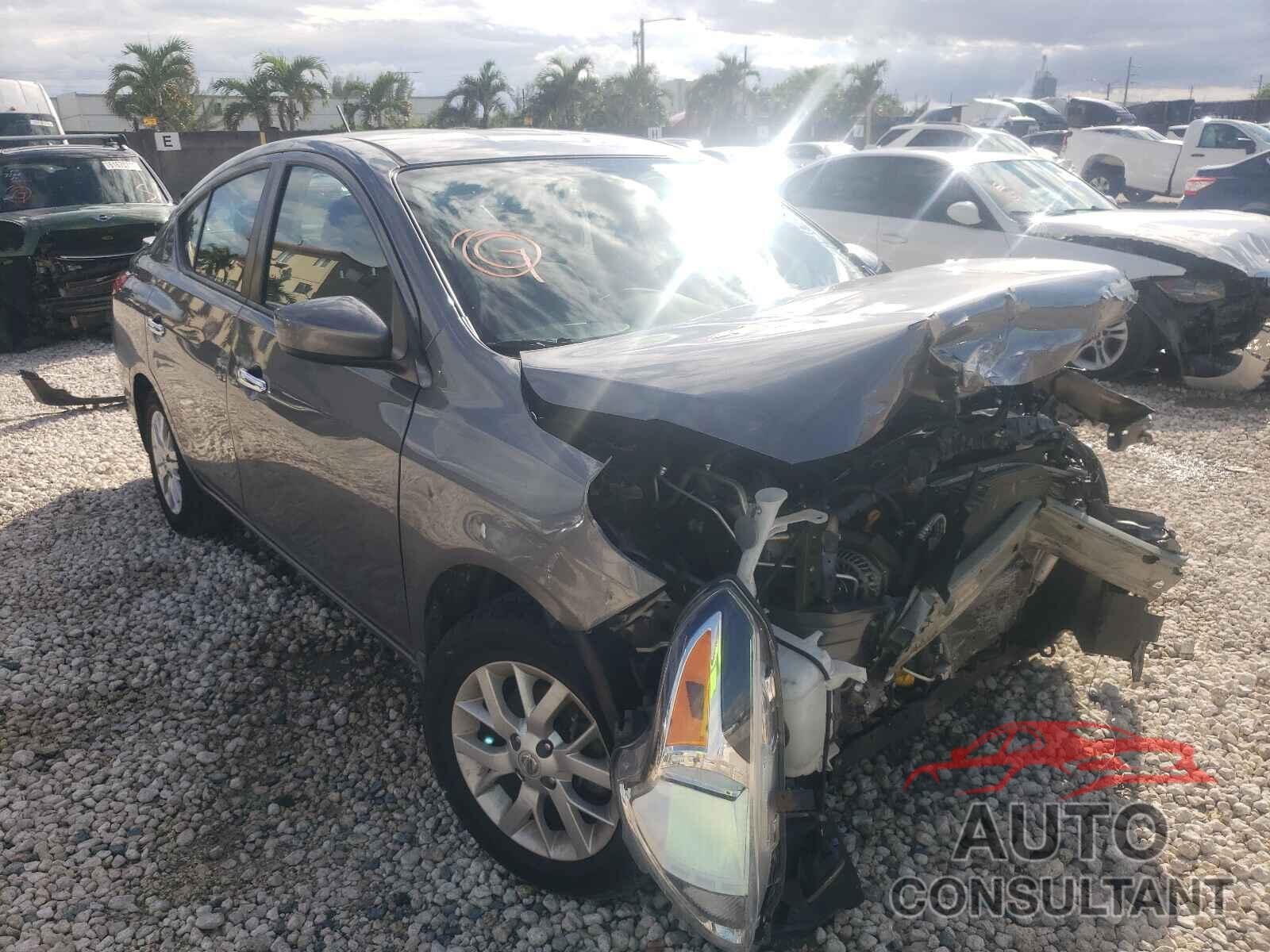 NISSAN VERSA 2018 - 3N1CN7AP9JL803304