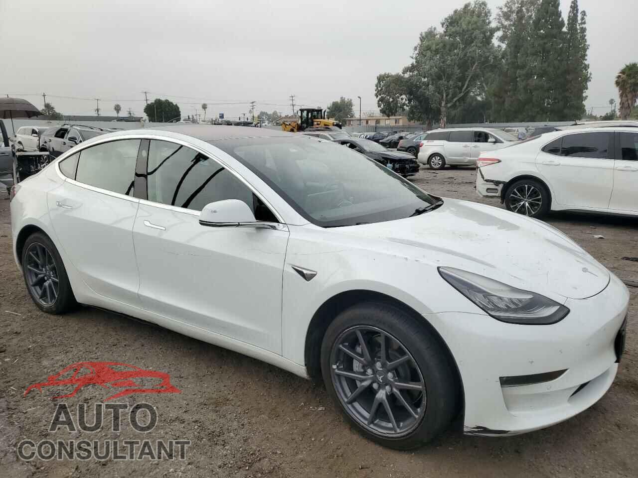 TESLA MODEL 3 2018 - 5YJ3E1EAXJF098785