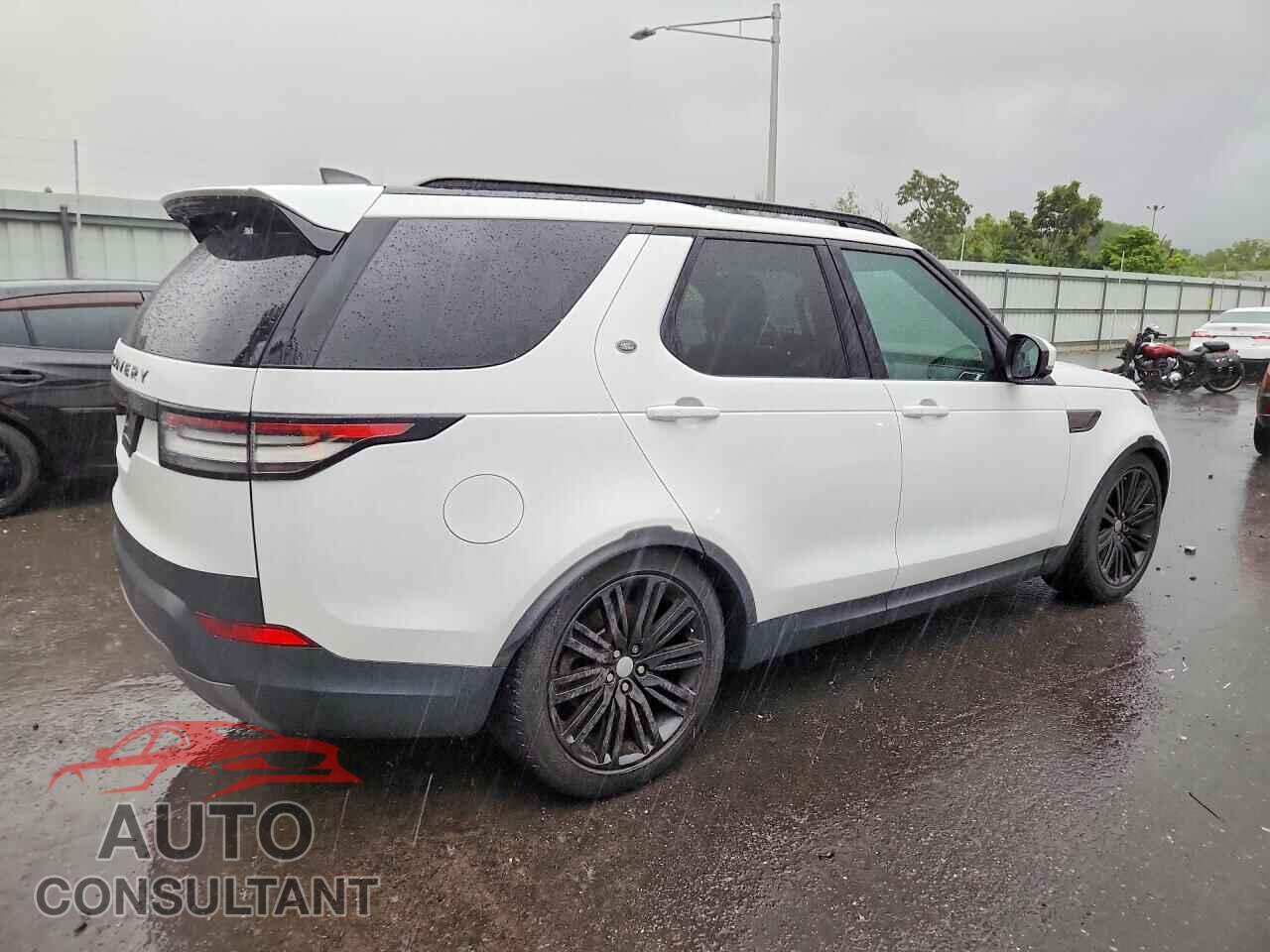 LAND ROVER DISCOVERY 2017 - SALRGBBV6HA042453