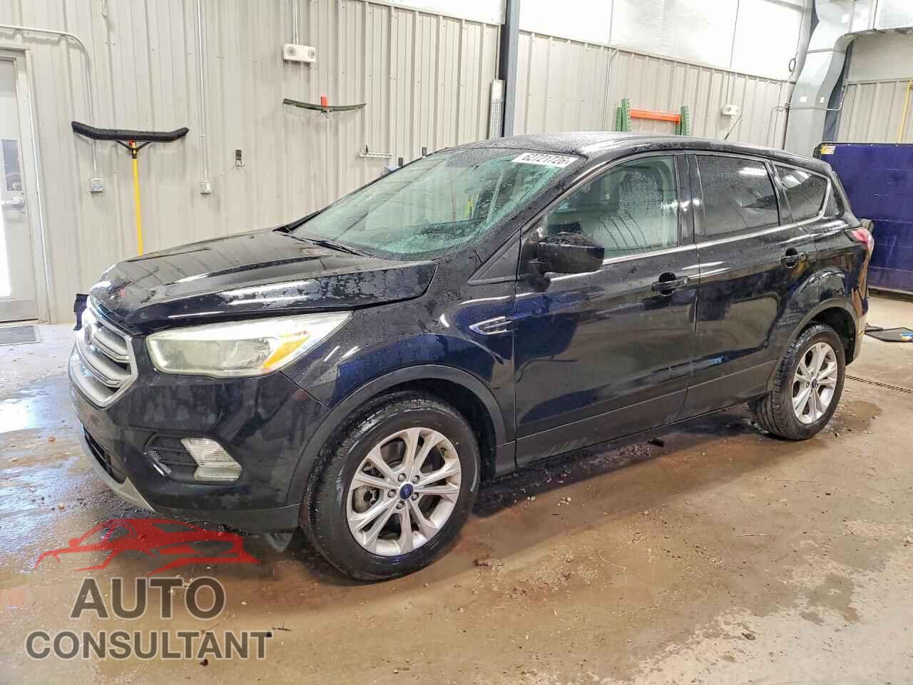 FORD ESCAPE 2017 - 1FMCU9GD6HUC71188