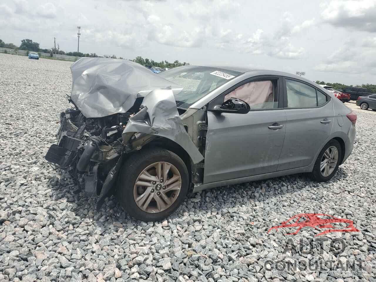 HYUNDAI ELANTRA 2019 - KMHD84LF7KU768633