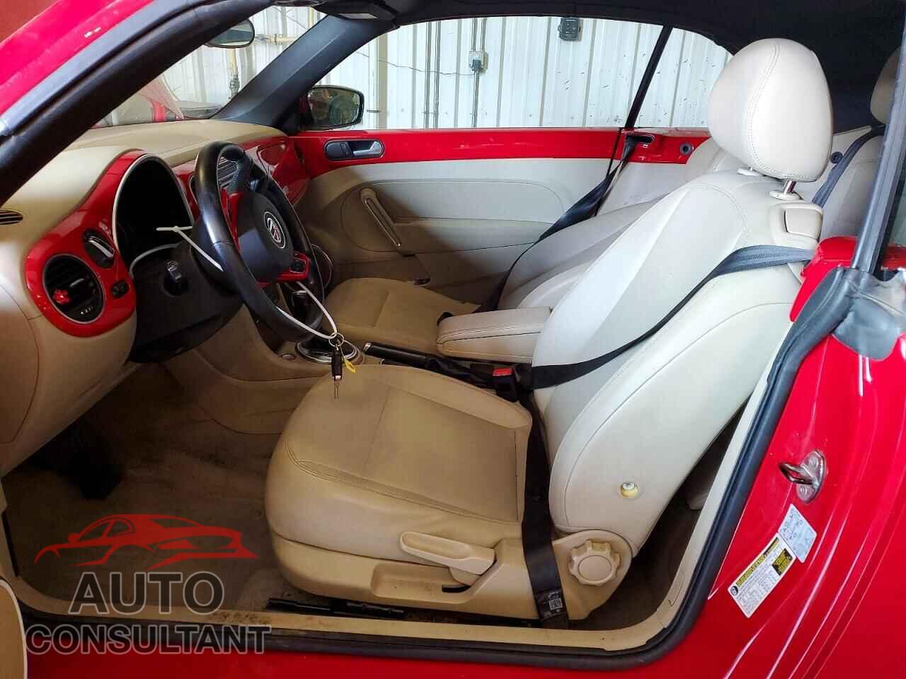 VOLKSWAGEN BEETLE 2014 - 3VW5X7AT5EM802418