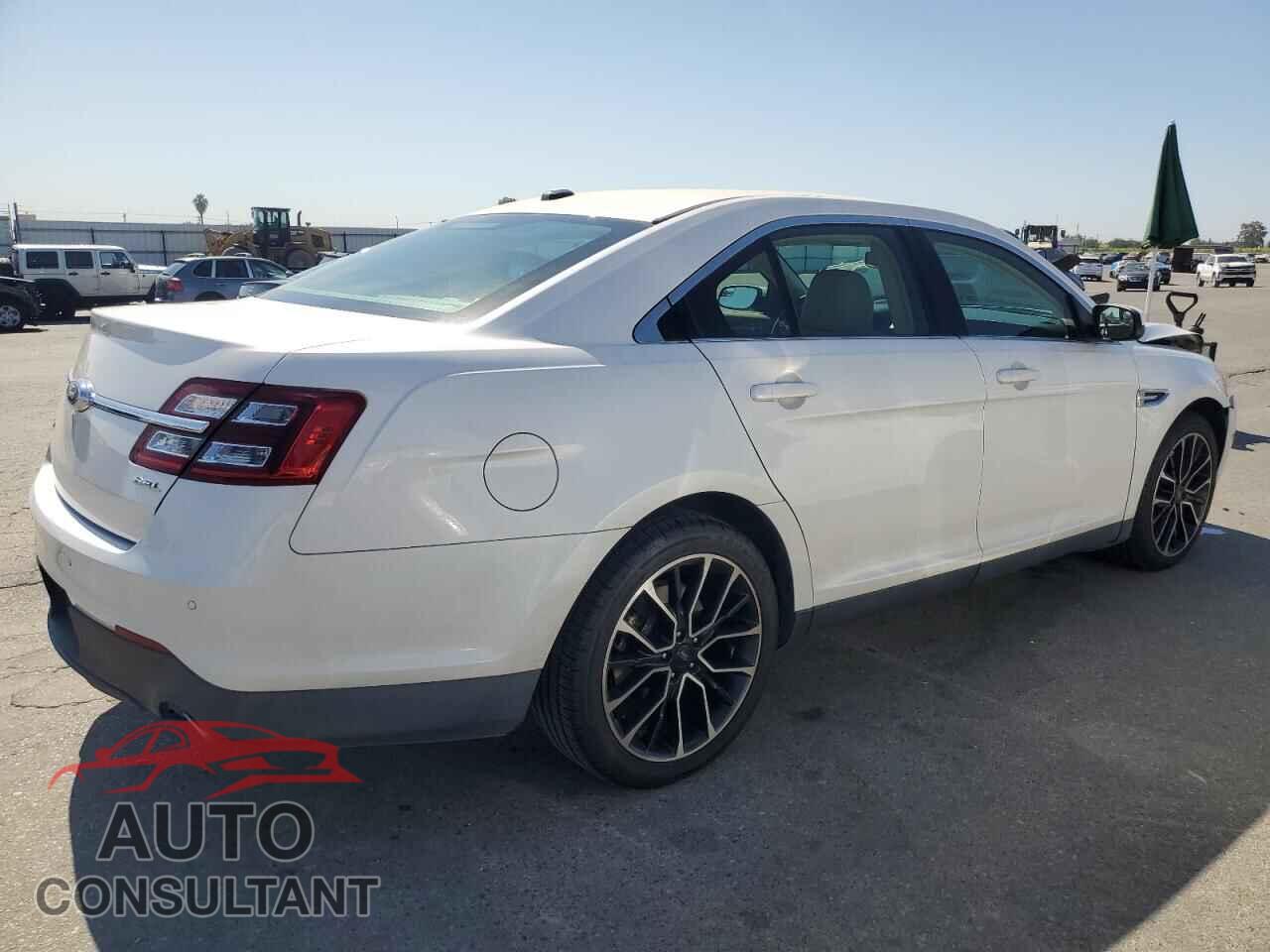 FORD TAURUS 2017 - 1FAHP2E86HG114795
