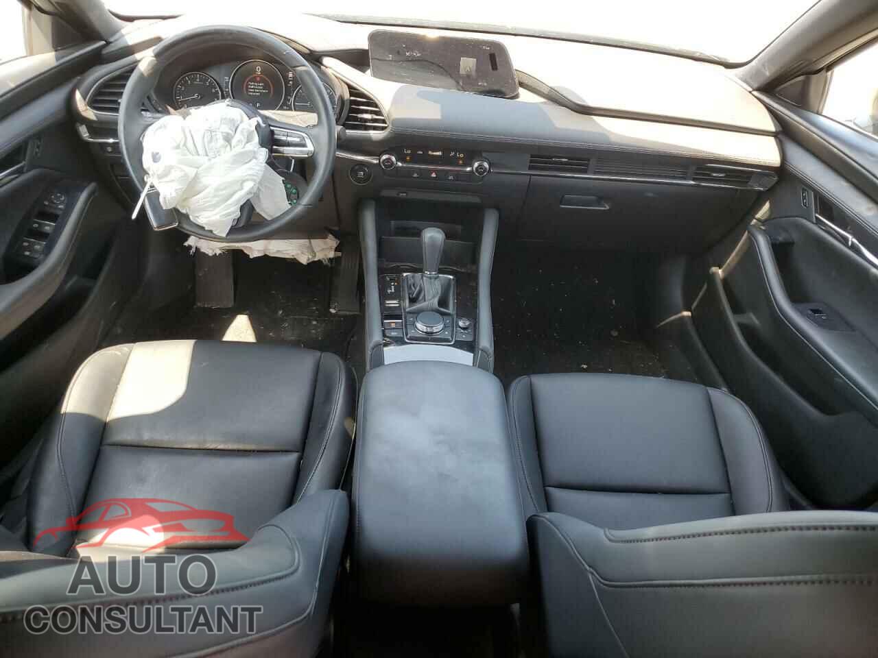 MAZDA 3 2019 - JM1BPBJM1K1138290