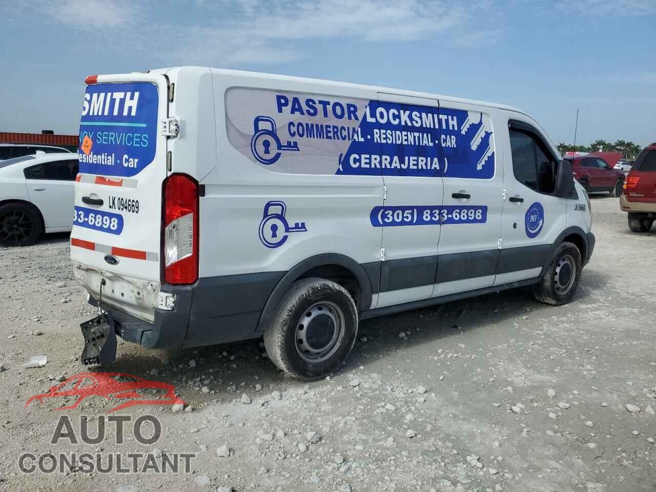 FORD TRANSIT 2017 - 1FTYE1ZM2HKA81535