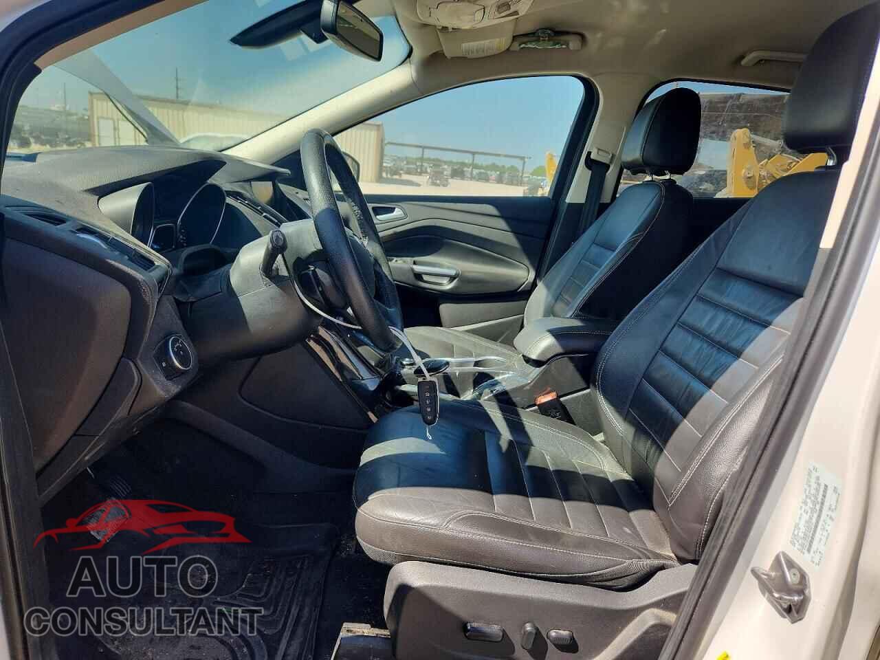 FORD ESCAPE 2015 - 1FMCU9J95FUB48712