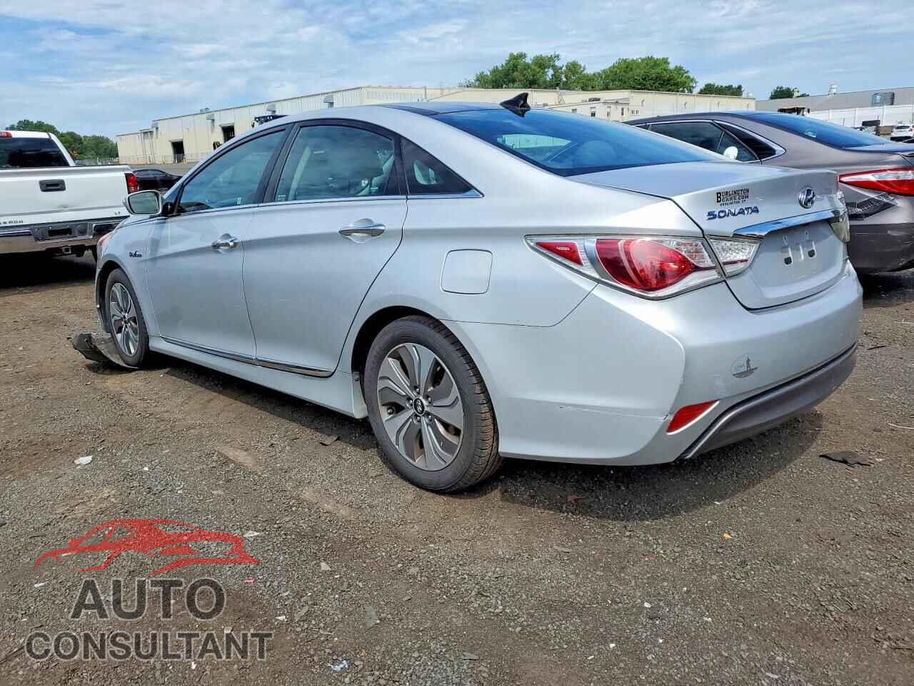 HYUNDAI SONATA 2015 - KMHEC4A42FA126218