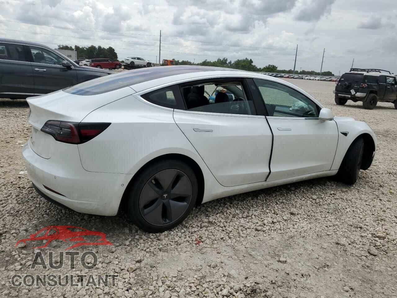 TESLA MODEL 3 2018 - 5YJ3E1EA6JF030371