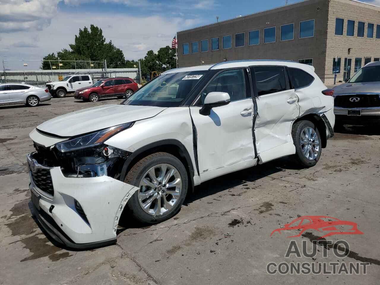 TOYOTA HIGHLANDER 2022 - 5TDXBRCH0NS546624