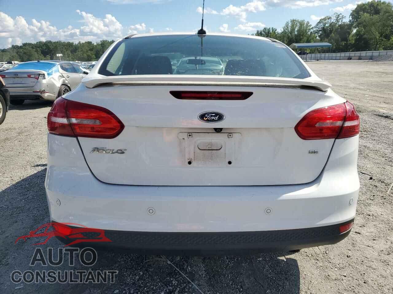 FORD FOCUS 2015 - 1FADP3F29FL277721