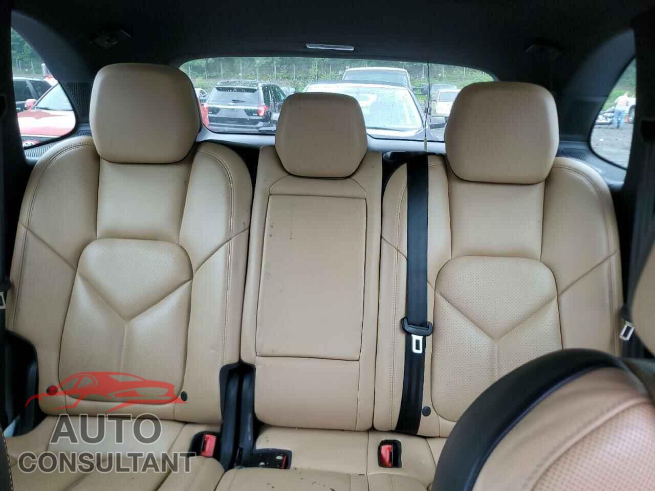 PORSCHE CAYENNE 2016 - WP1AF2A23GLA40336