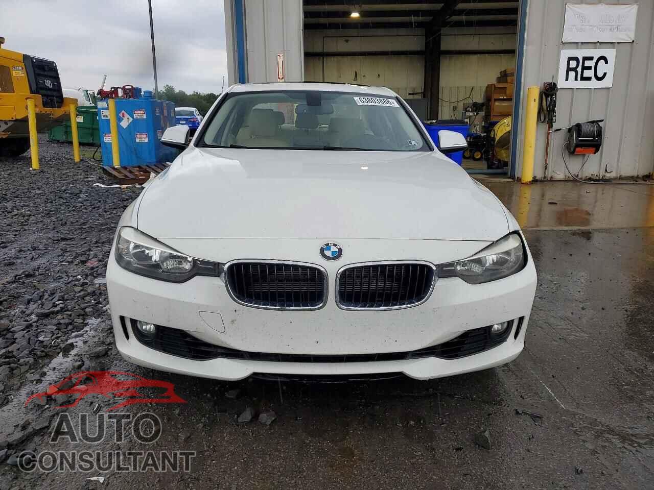 BMW 3 SERIES 2013 - WBA3B5C50DF592396