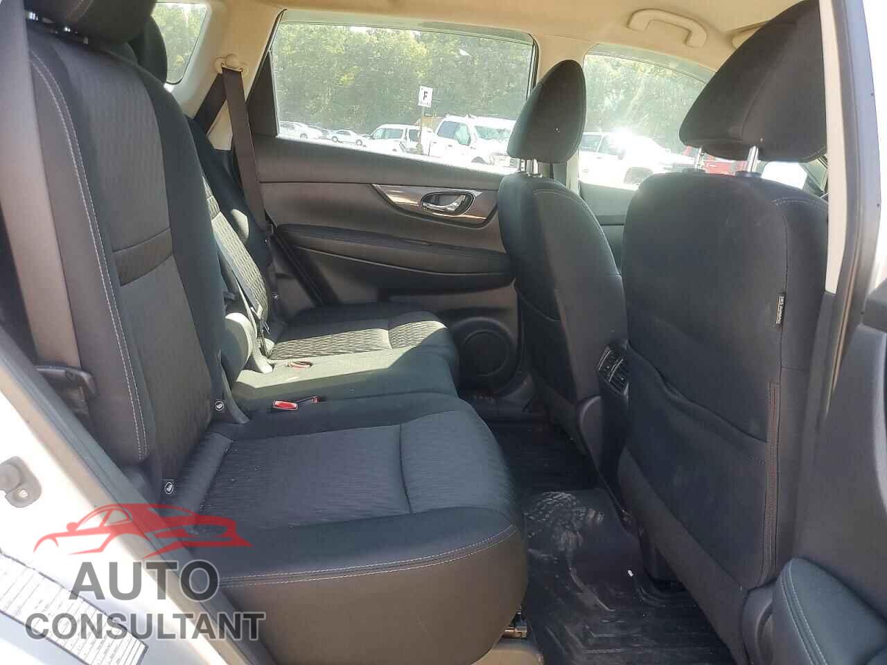 NISSAN ROGUE 2017 - KNMAT2MV5HP558426