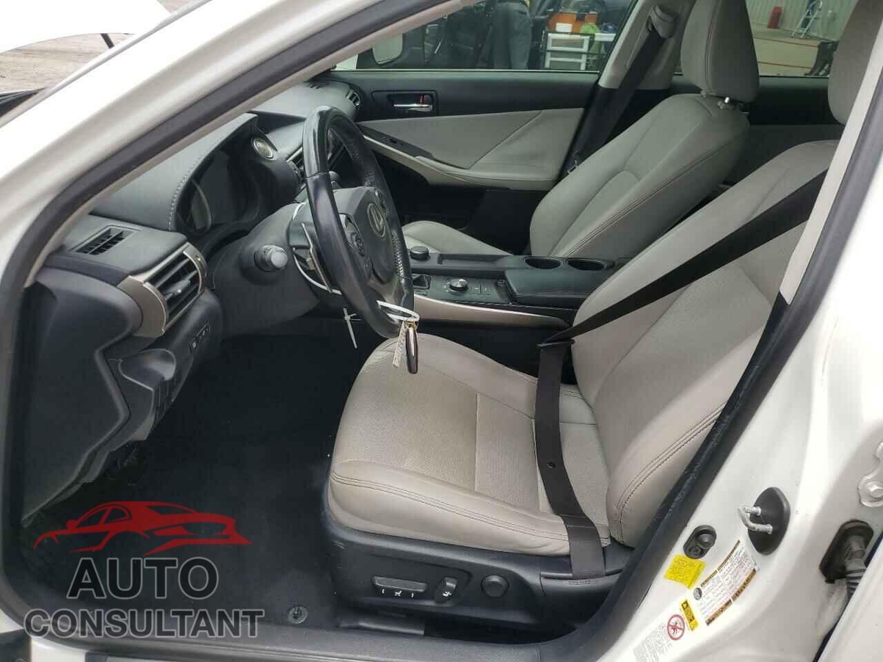 LEXUS IS 2015 - JTHBF1D21F5050392
