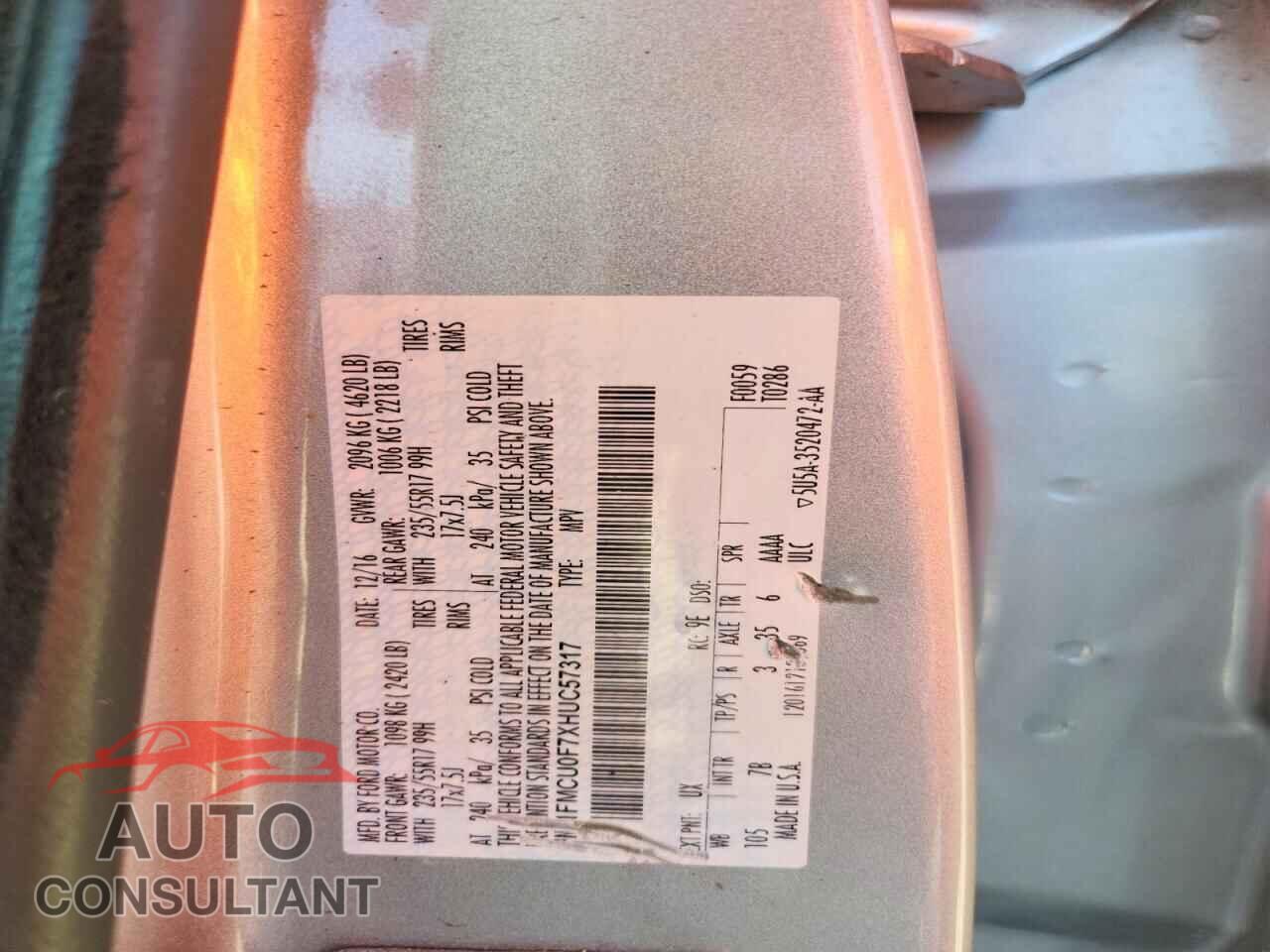 FORD ESCAPE 2017 - 1FMCU0F7XHUC57317