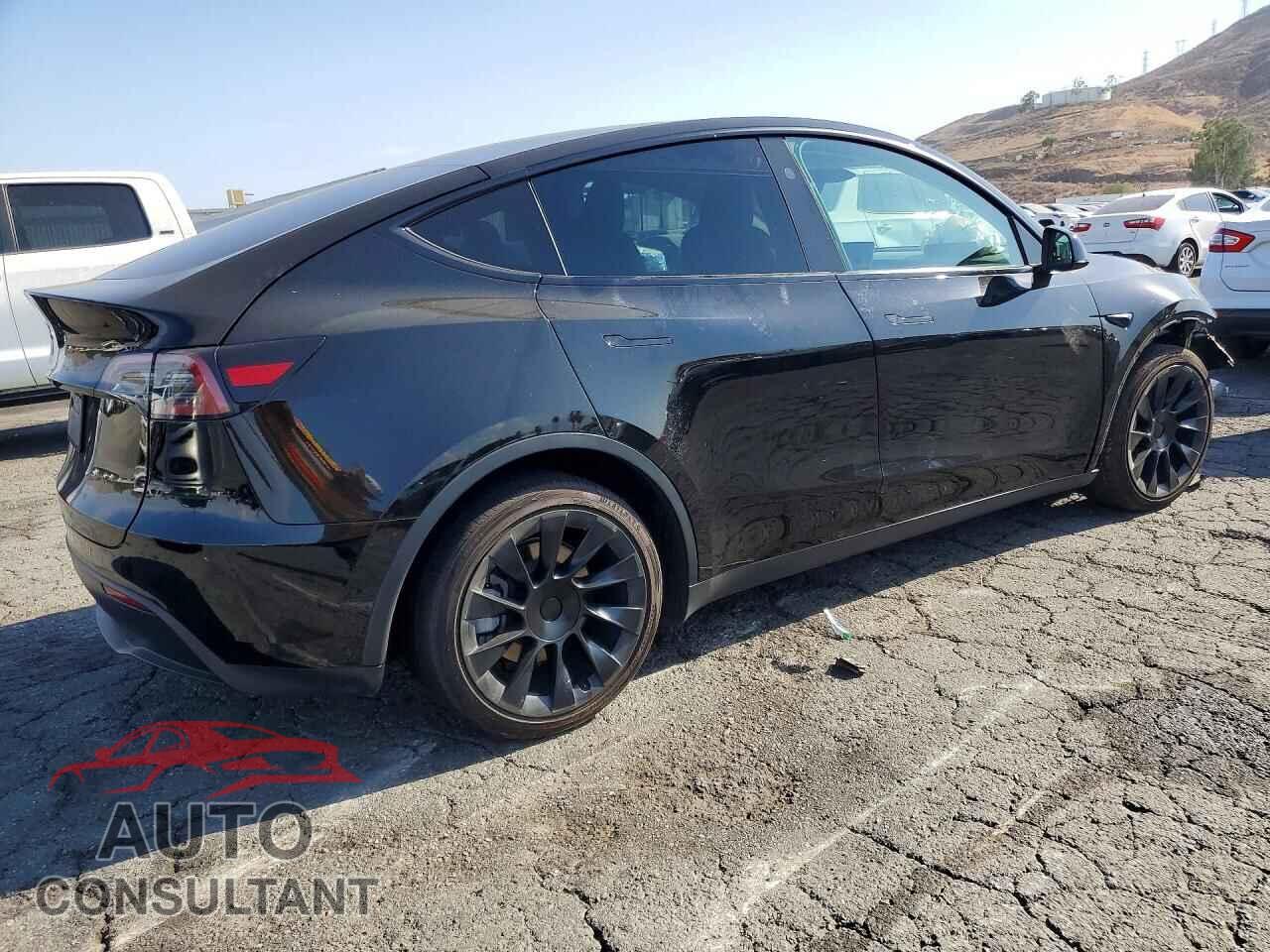 TESLA MODEL Y 2025 - 7SAYGDED3SF318655