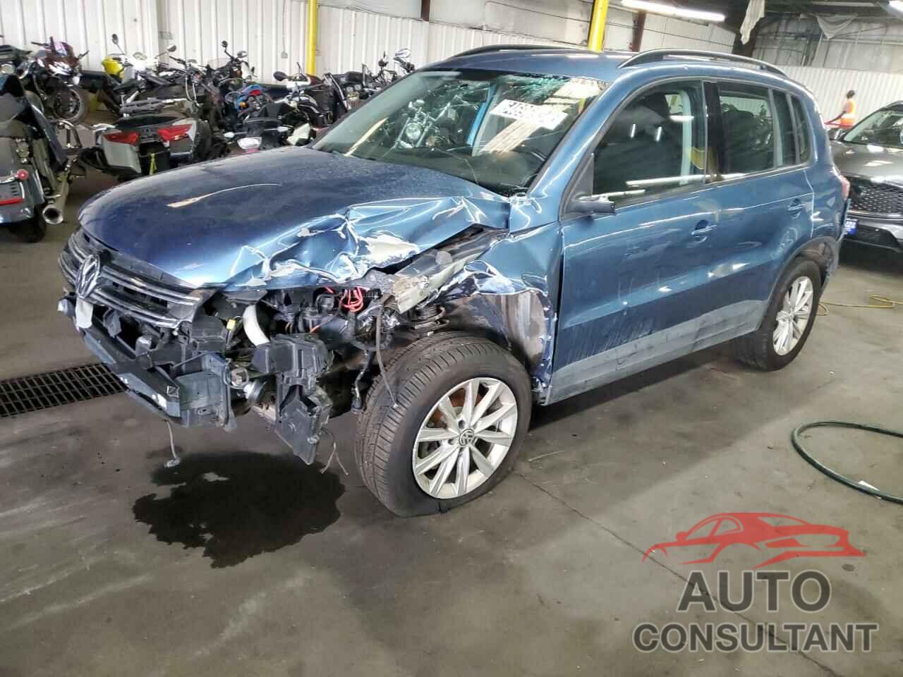 VOLKSWAGEN TIGUAN 2017 - WVGBV7AX7HK042479